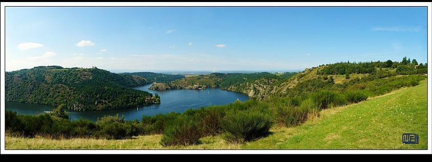 1/2 . La Loire - proche de St Étienne
