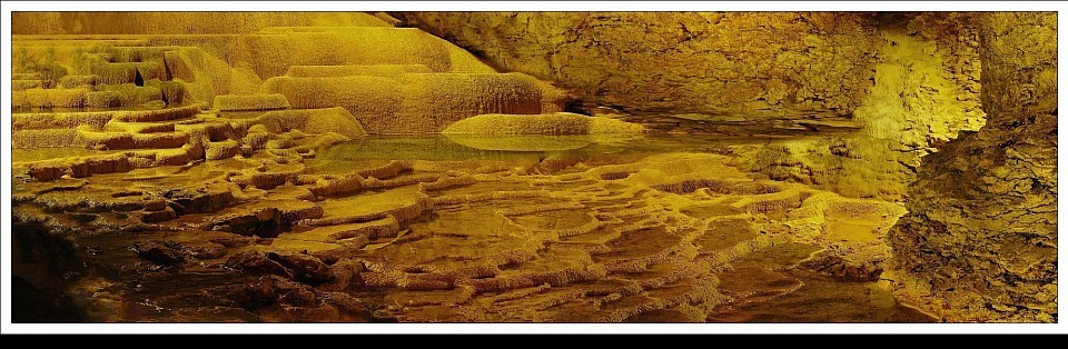 3/6 . Grottes de La Balme - Isère. Pose de 30 secondes/image.