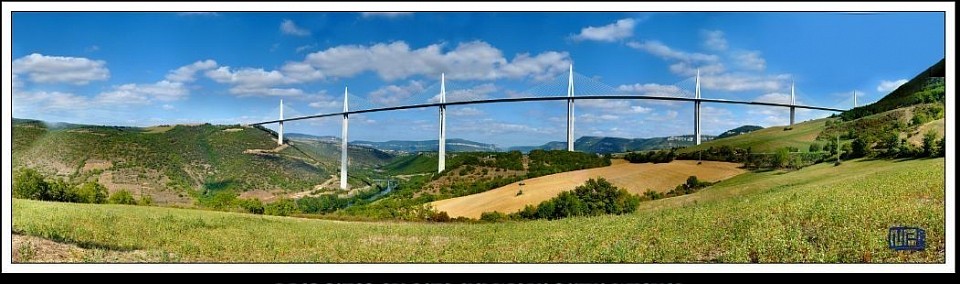 2/7 . Viaduc de Millau - Aveyron