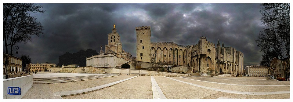 1/18 . Avignon - Le palais des papes
